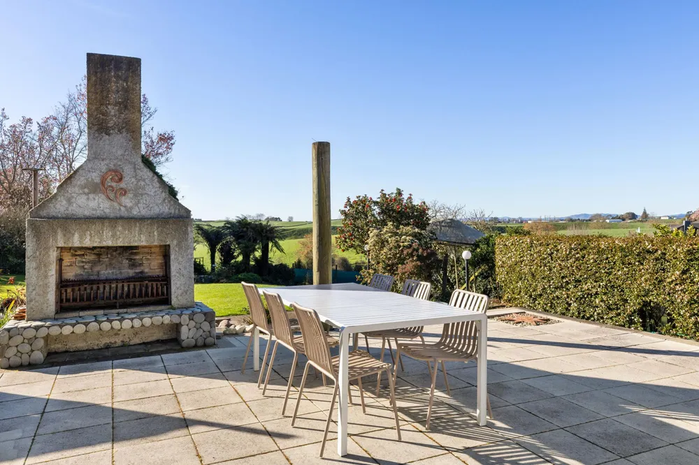 Photos of 168 Te Kawa Road