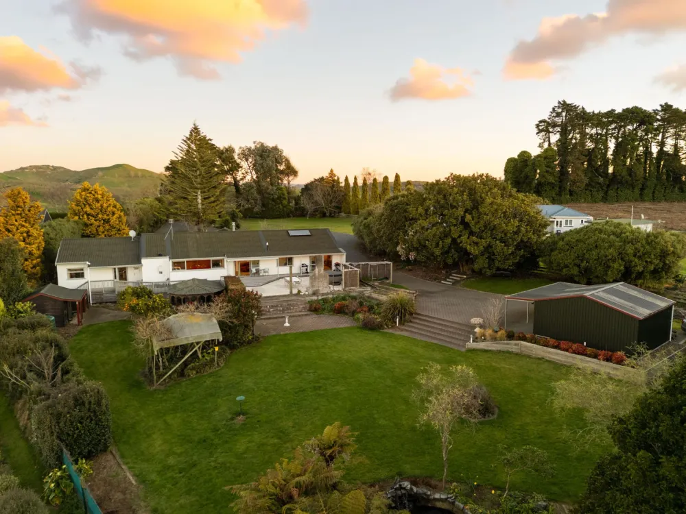Photos of 168 Te Kawa Road