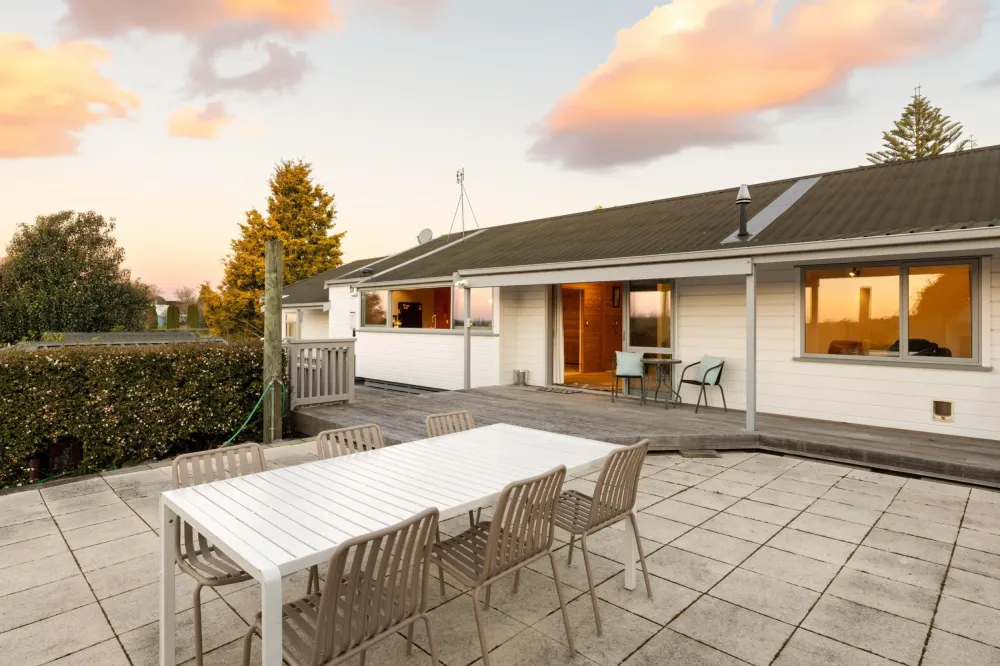 Photos of 168 Te Kawa Road