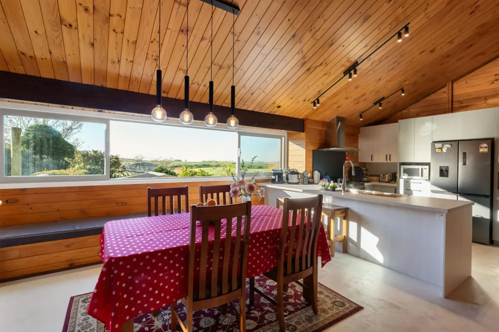 Photos of 168 Te Kawa Road