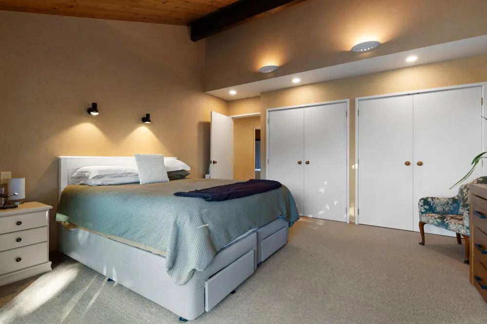 Photos of 168 Te Kawa Road