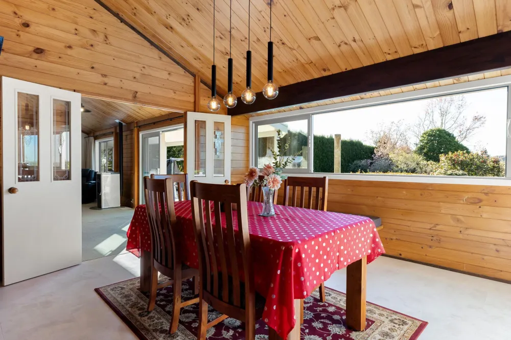 Photos of 168 Te Kawa Road