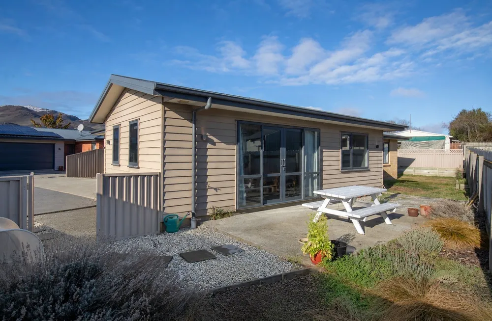 Photos of 92B Molyneux Avenue