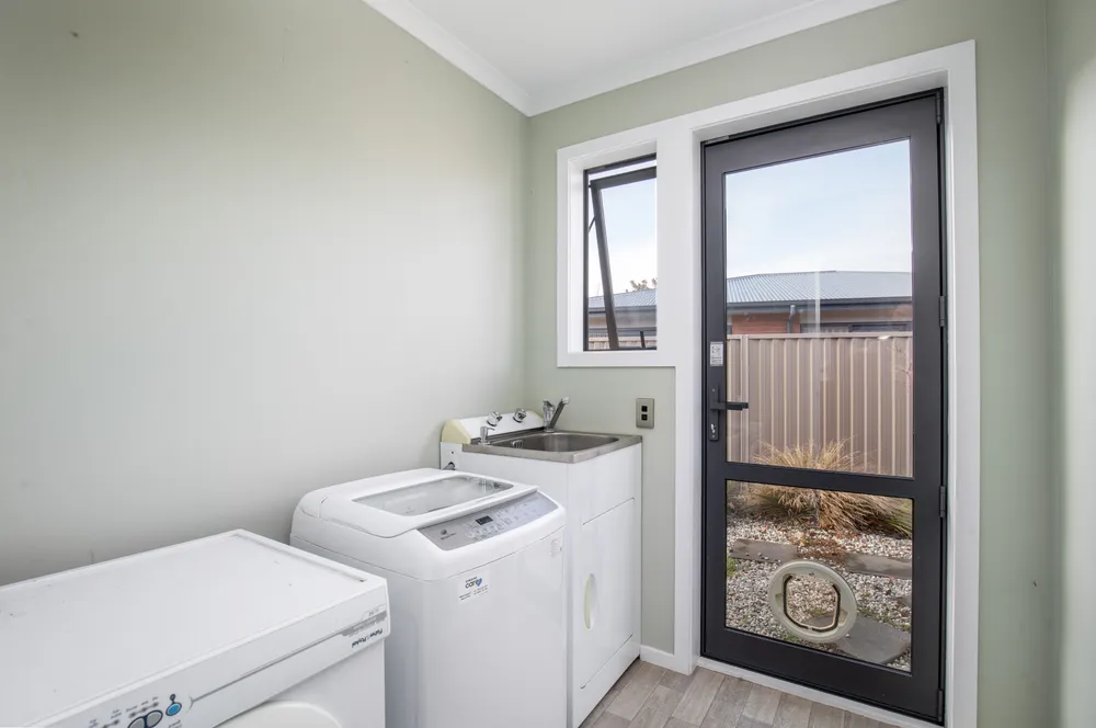 Photos of 92B Molyneux Avenue