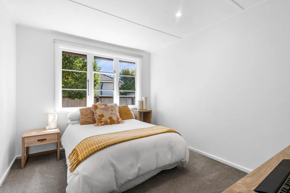 Photos of 306 Hills Road