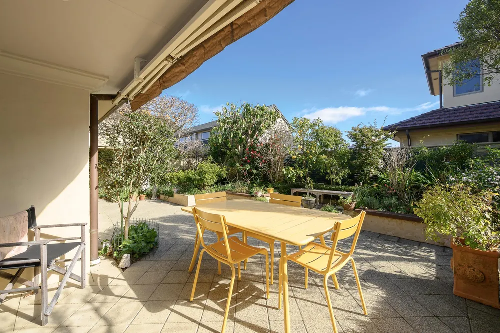 Photos of 17 Edgecumbe Road
