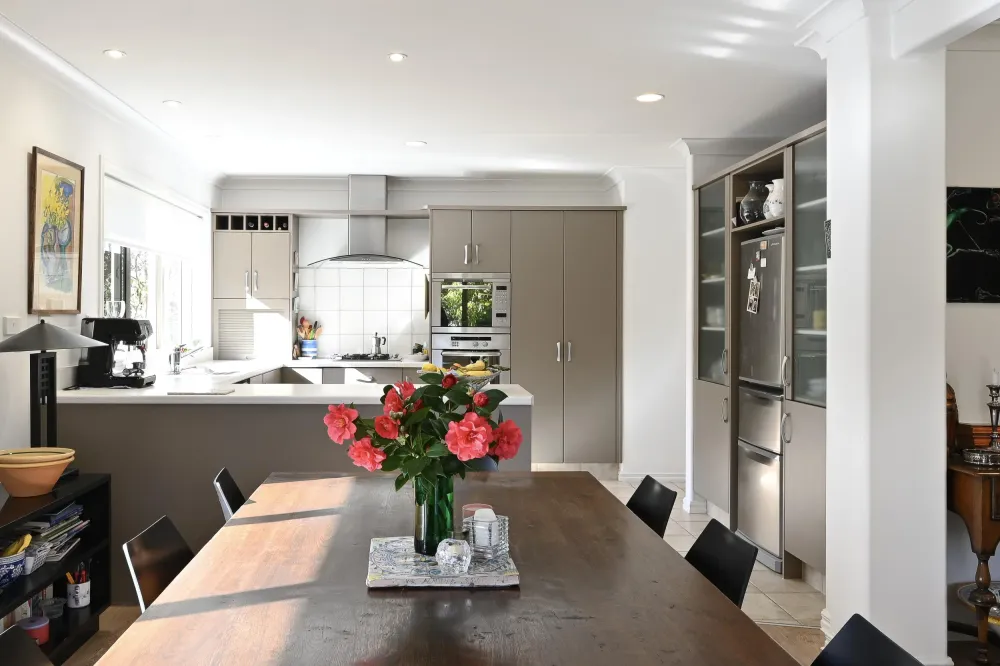 Photos of 17 Edgecumbe Road