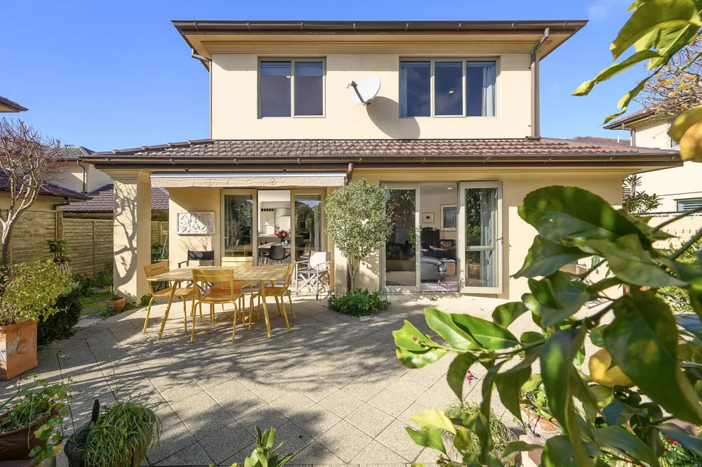 Photos of 17 Edgecumbe Road