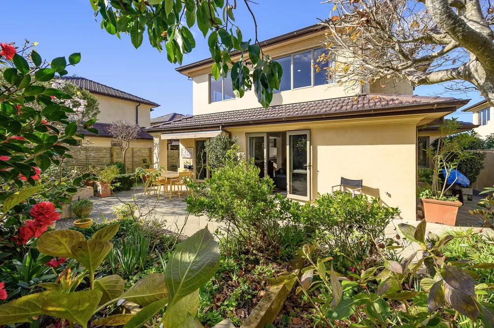 Photos of 17 Edgecumbe Road