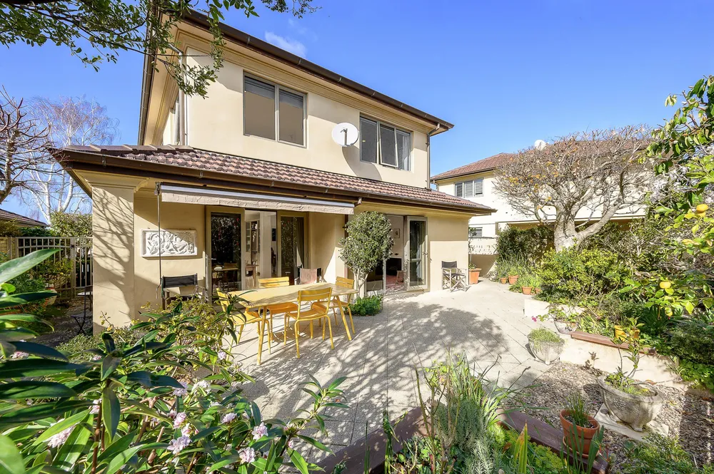 Photos of 17 Edgecumbe Road