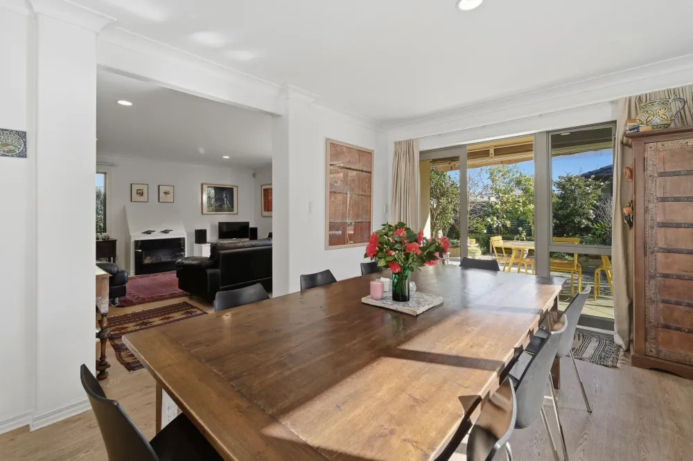 Photos of 17 Edgecumbe Road