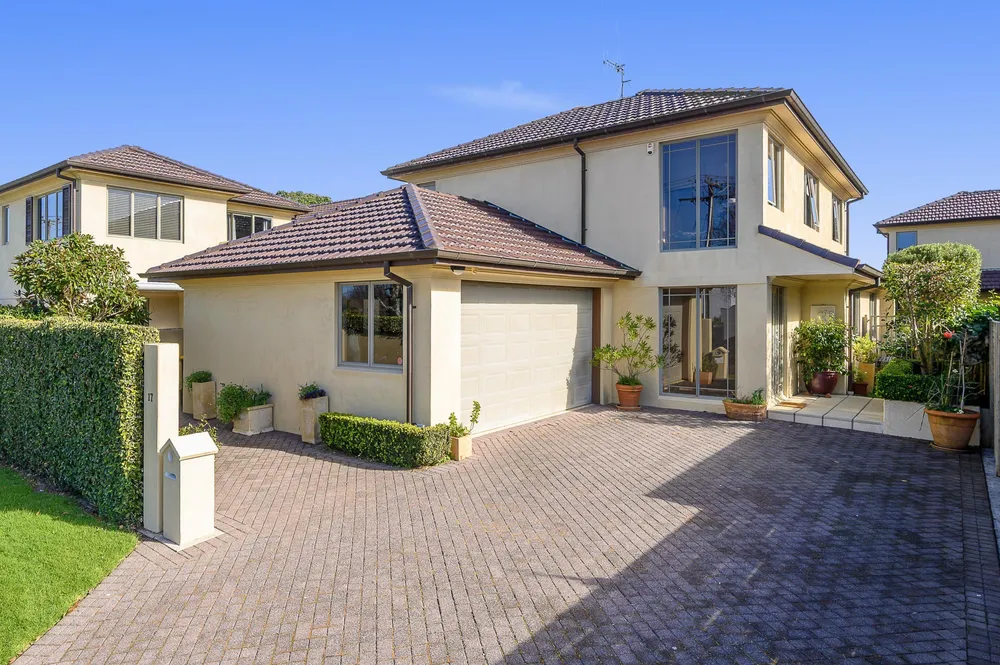 Photos of 17 Edgecumbe Road