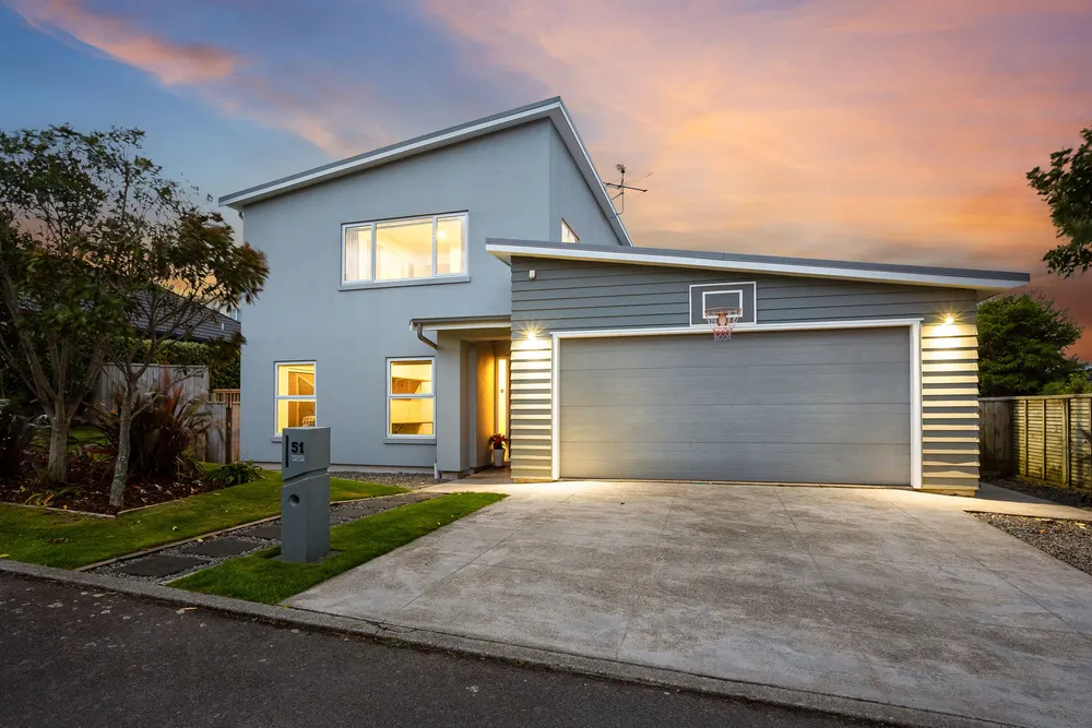 Photos of 51 Nelson Avenue