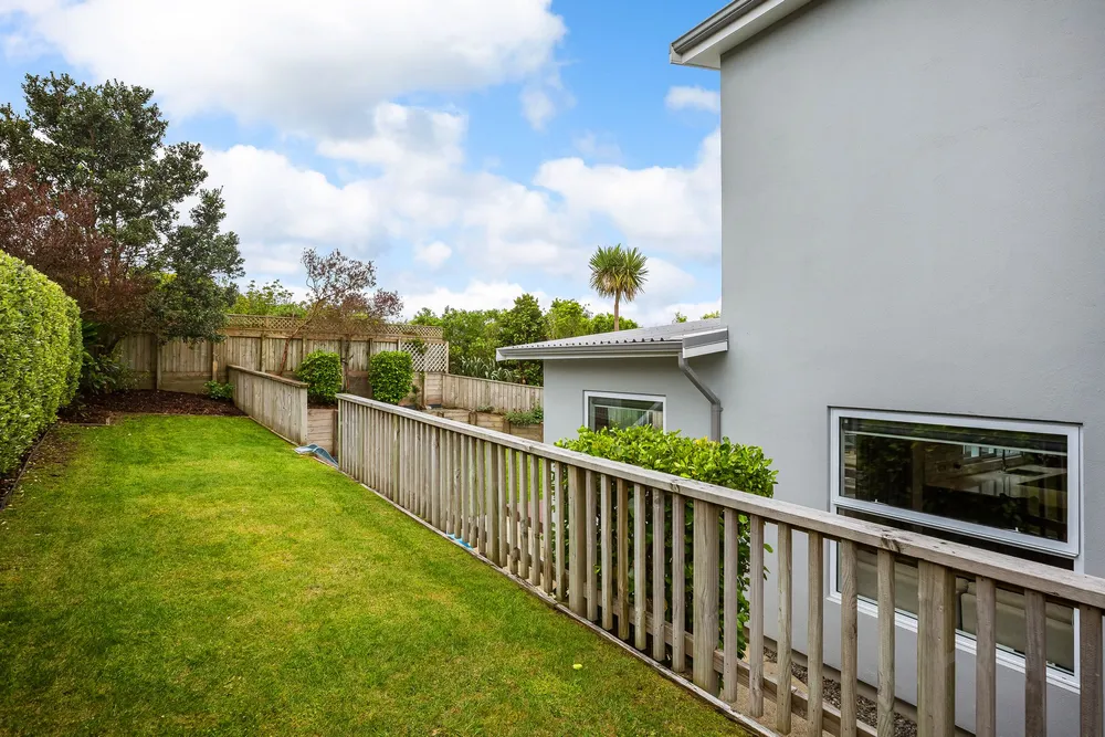 Photos of 51 Nelson Avenue