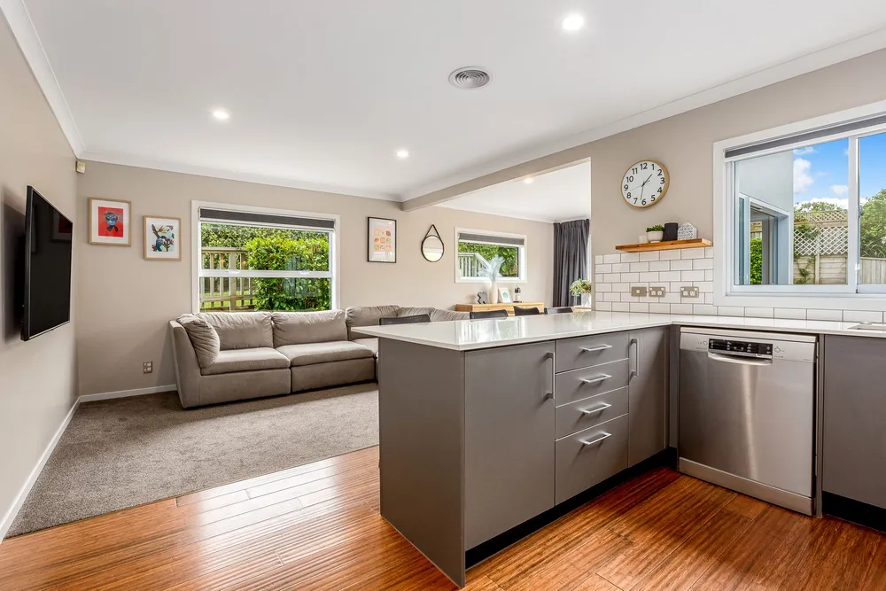 Photos of 51 Nelson Avenue