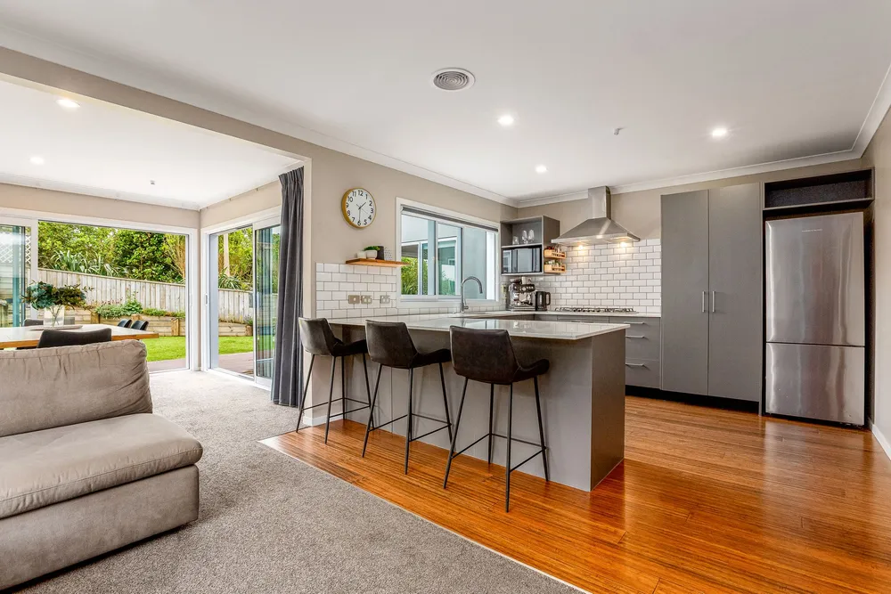 Photos of 51 Nelson Avenue