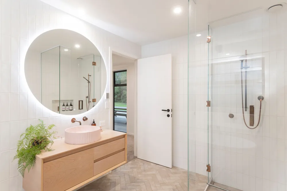 Photos of 671 Riverside Road