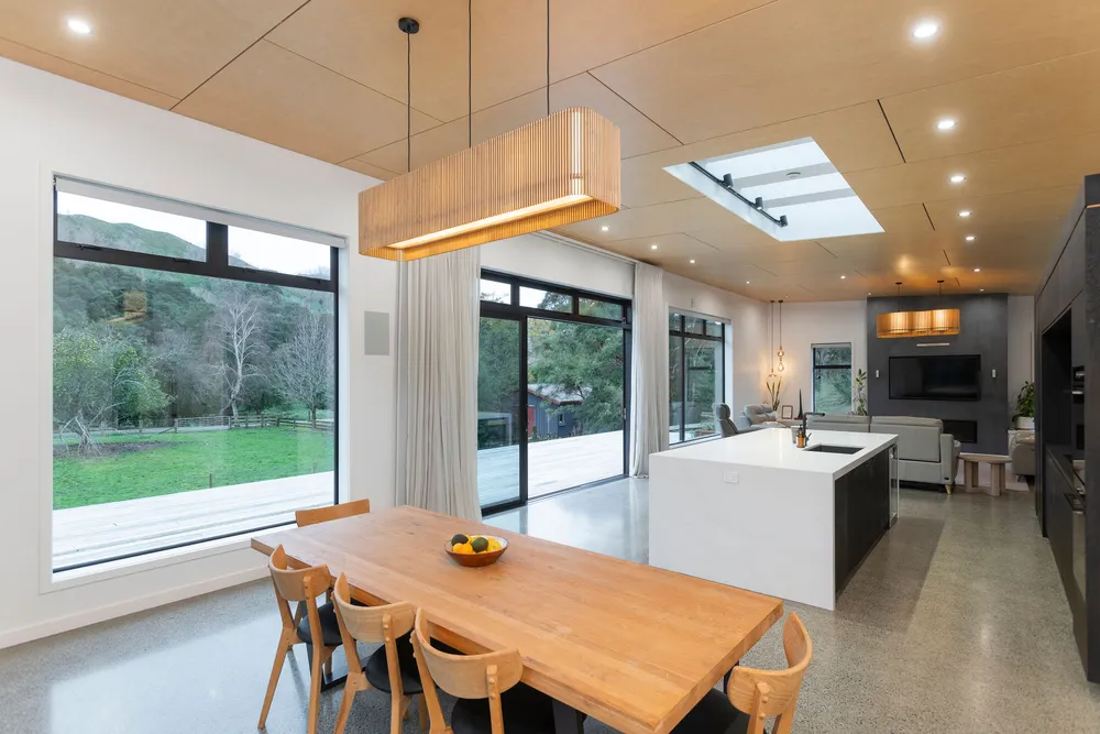 Photos of 671 Riverside Road