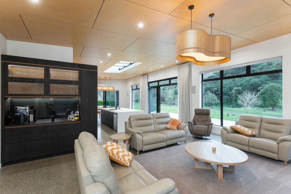 Photos of 671 Riverside Road