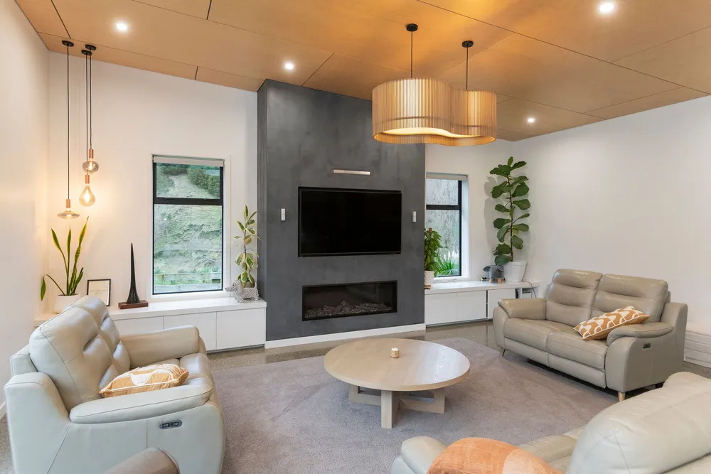 Photos of 671 Riverside Road