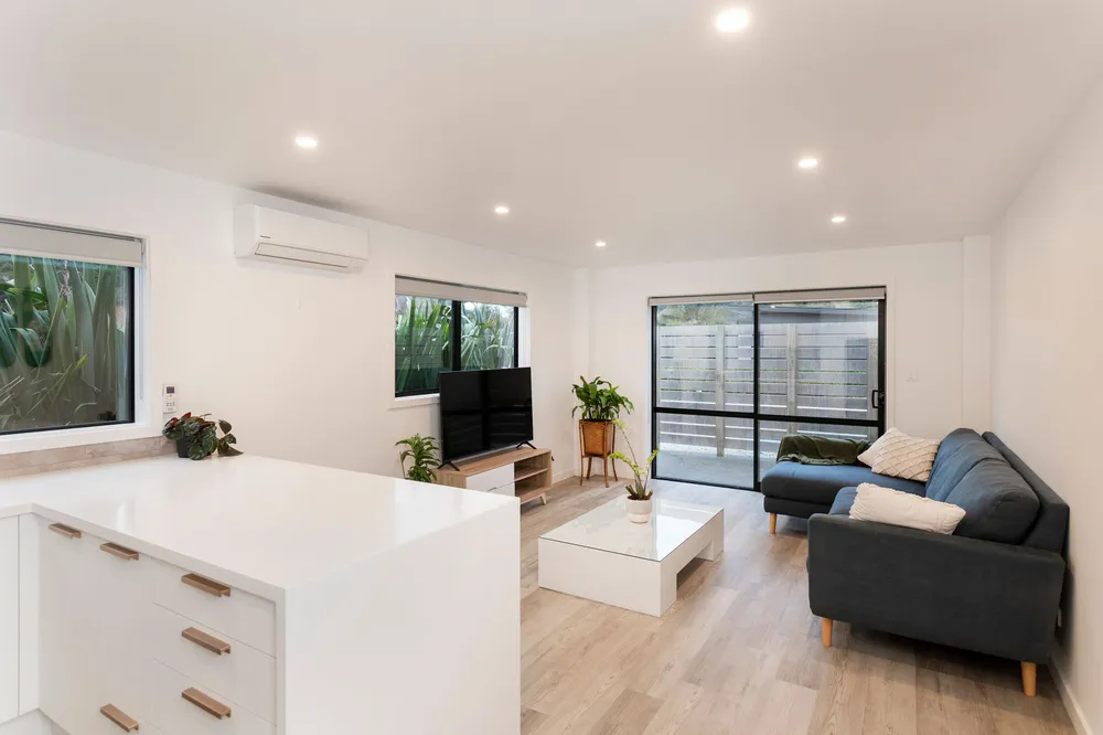 Photos of 671 Riverside Road