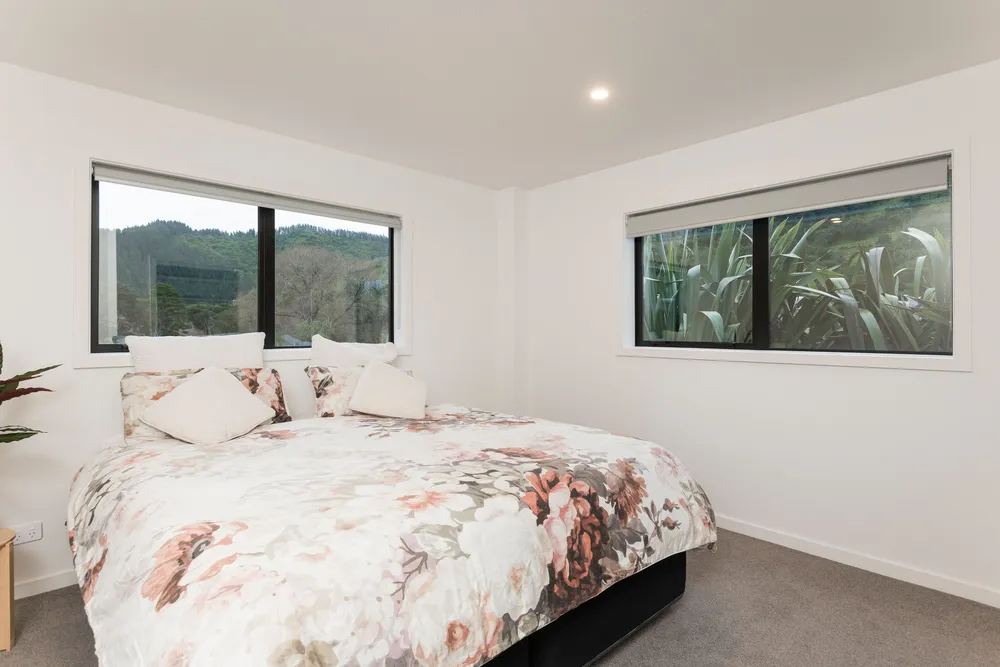 Photos of 671 Riverside Road