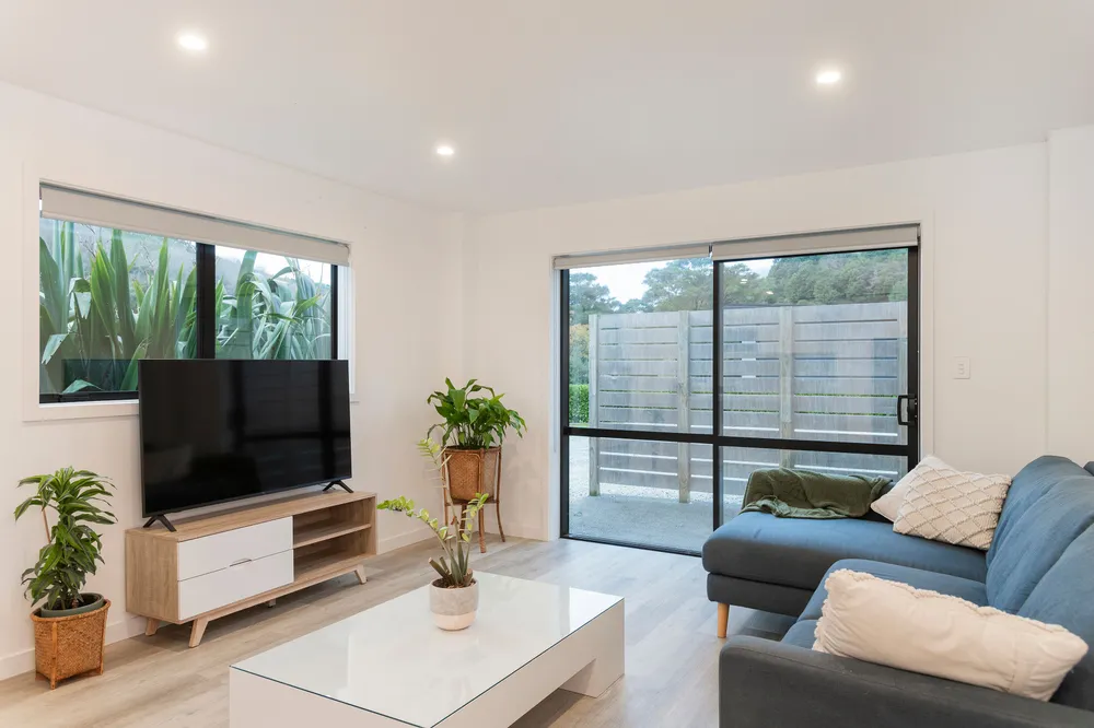 Photos of 671 Riverside Road