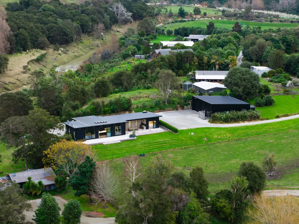 Photos of 671 Riverside Road