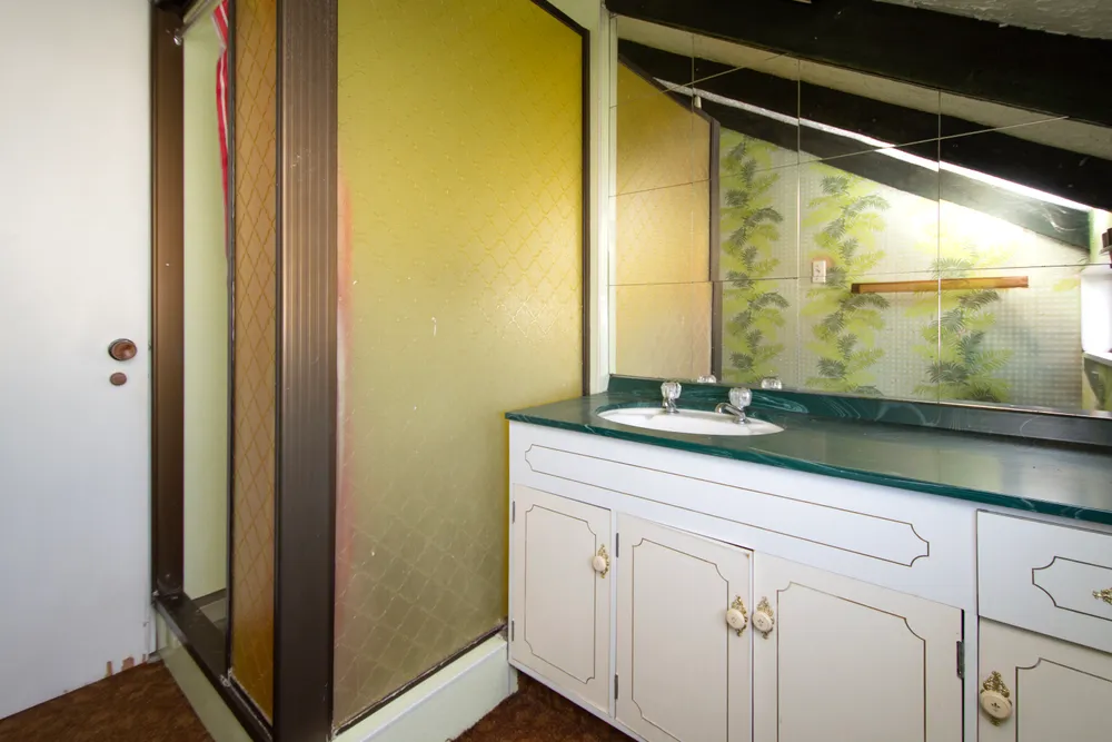 Photos of 376 Linwood Avenue