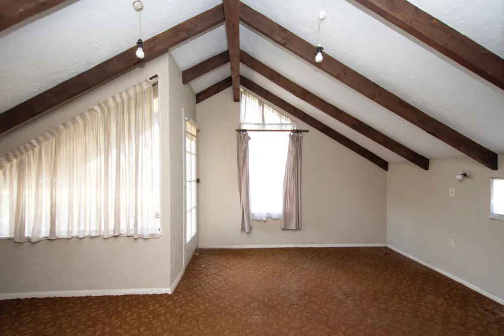 Photos of 376 Linwood Avenue