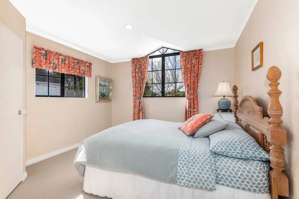 Photos of 6 Samwell Drive