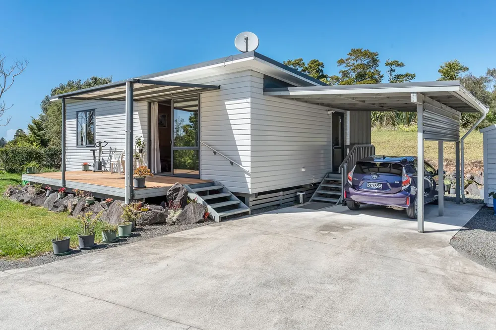 Photos of 92 Maruata Road