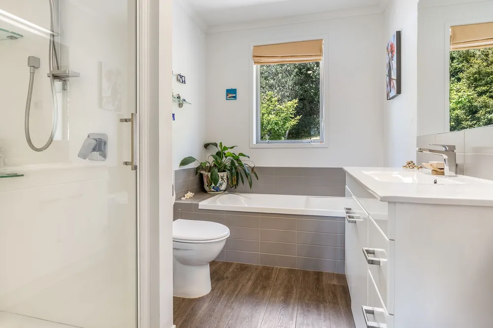 Photos of 92 Maruata Road