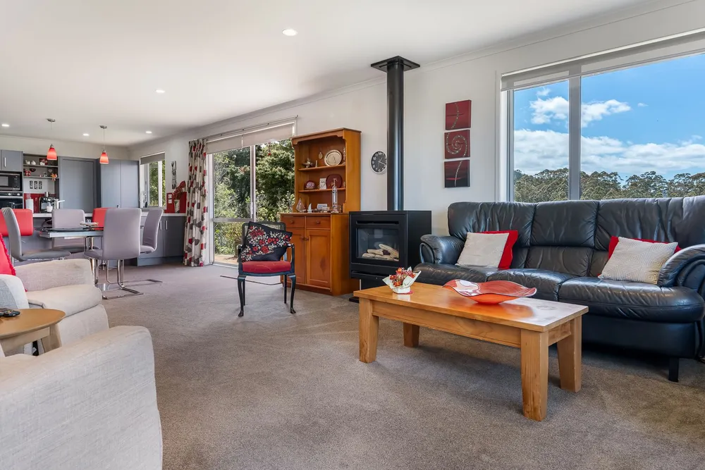Photos of 92 Maruata Road