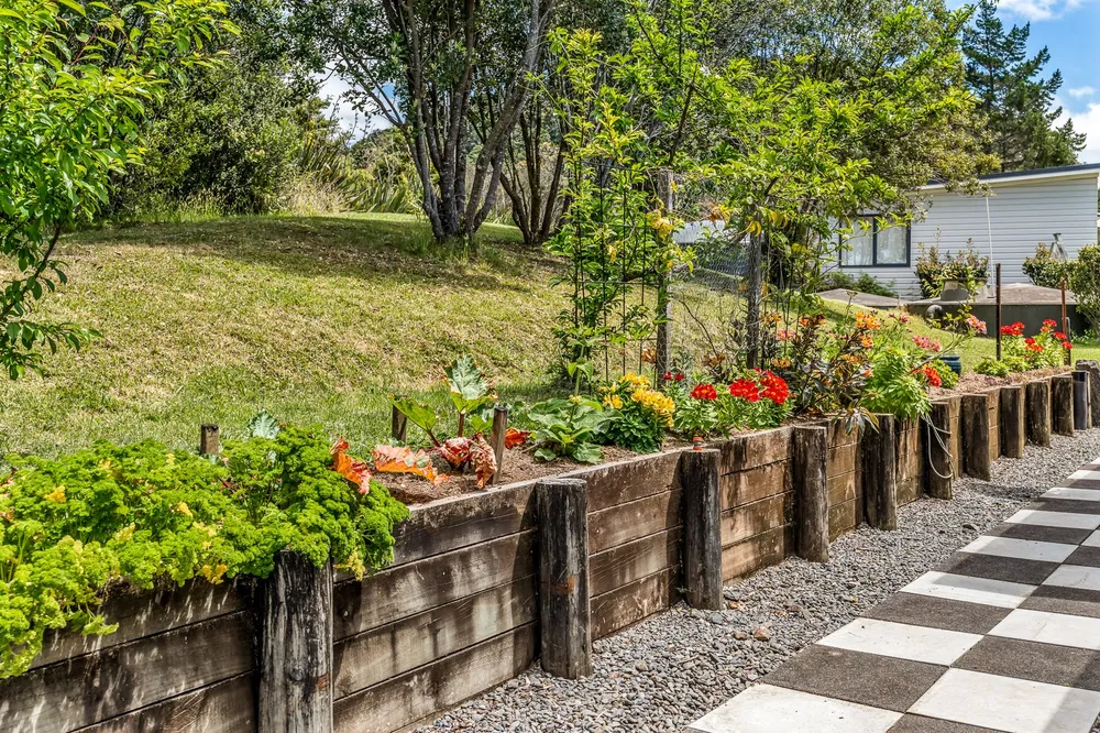 Photos of 92 Maruata Road
