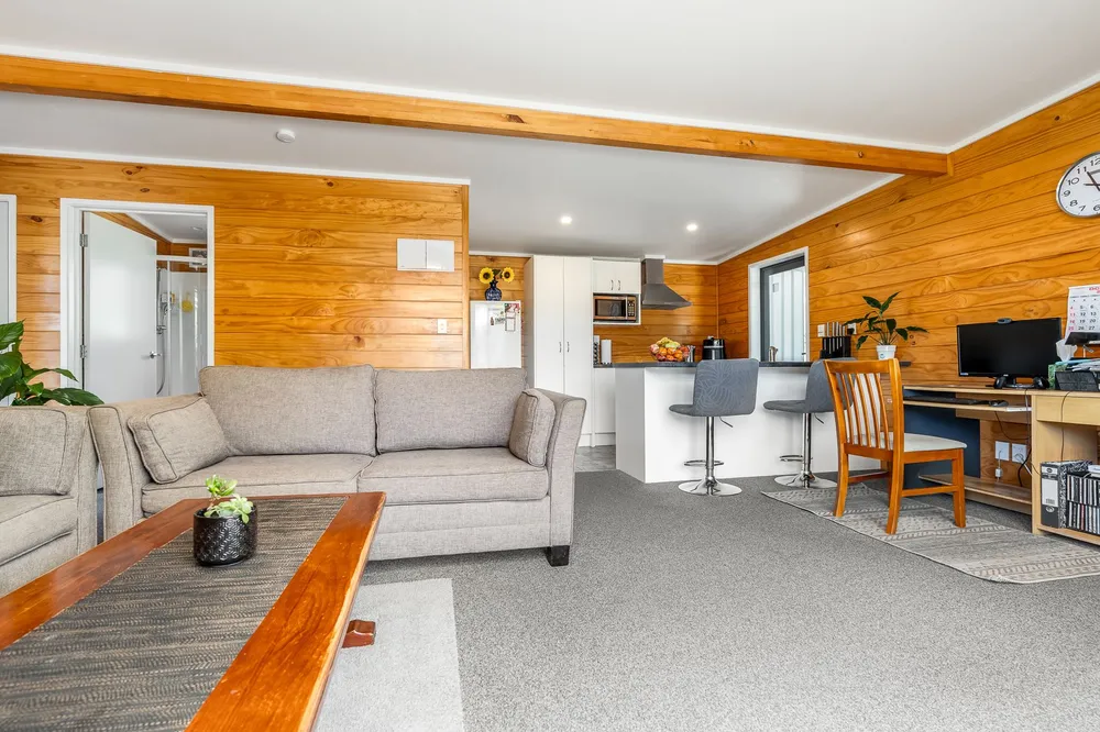 Photos of 92 Maruata Road