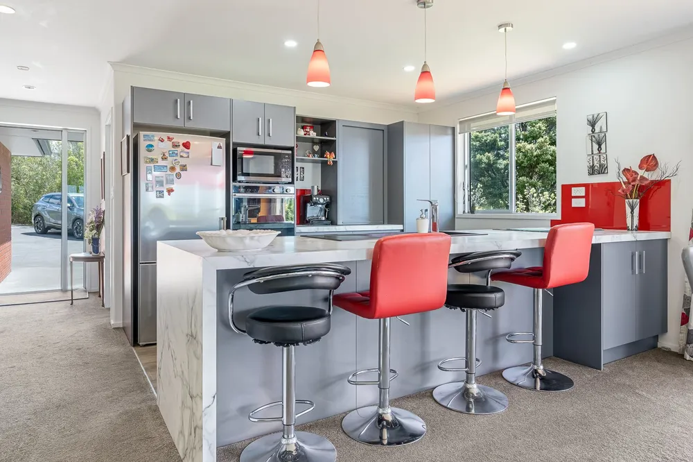 Photos of 92 Maruata Road