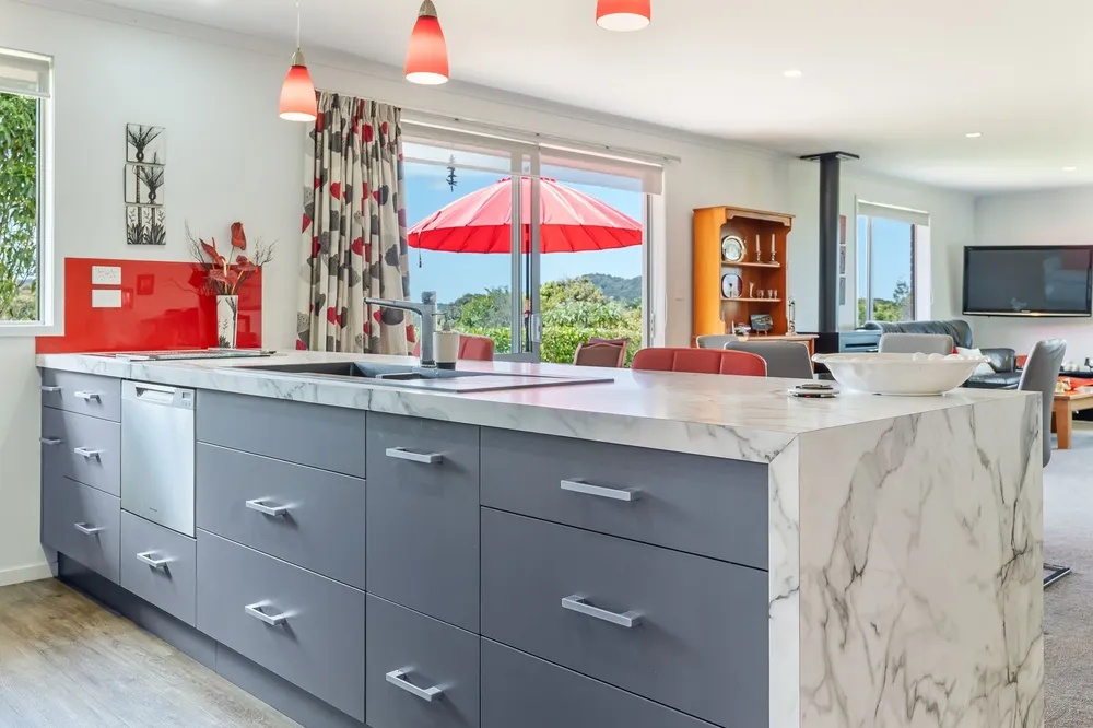 Photos of 92 Maruata Road