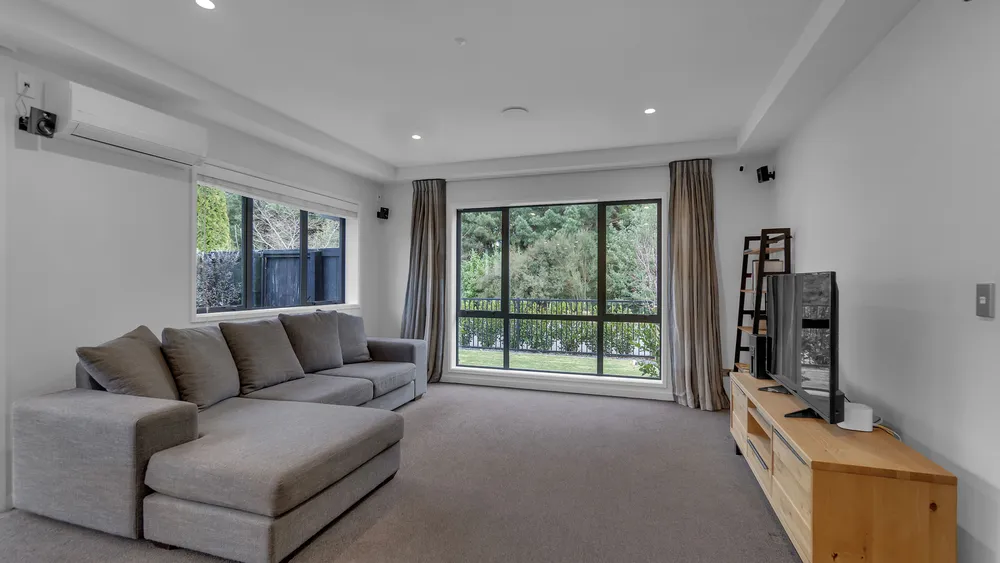Photos of 36 Robert Duncan Road