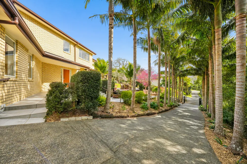 Photos of 12 Oakford Park Crescent