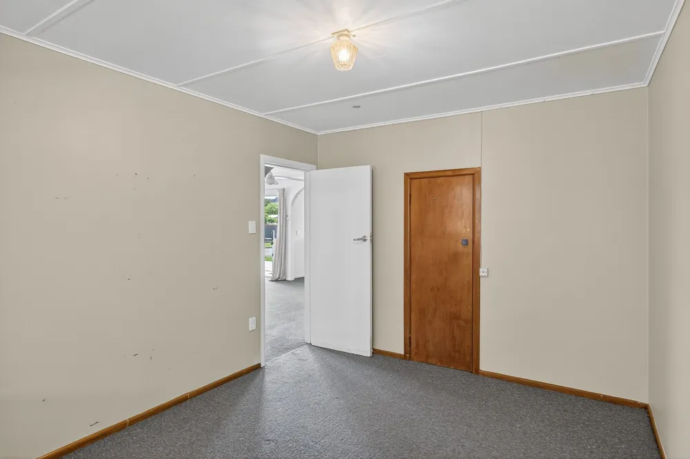 Photos of 11 Matthews Road