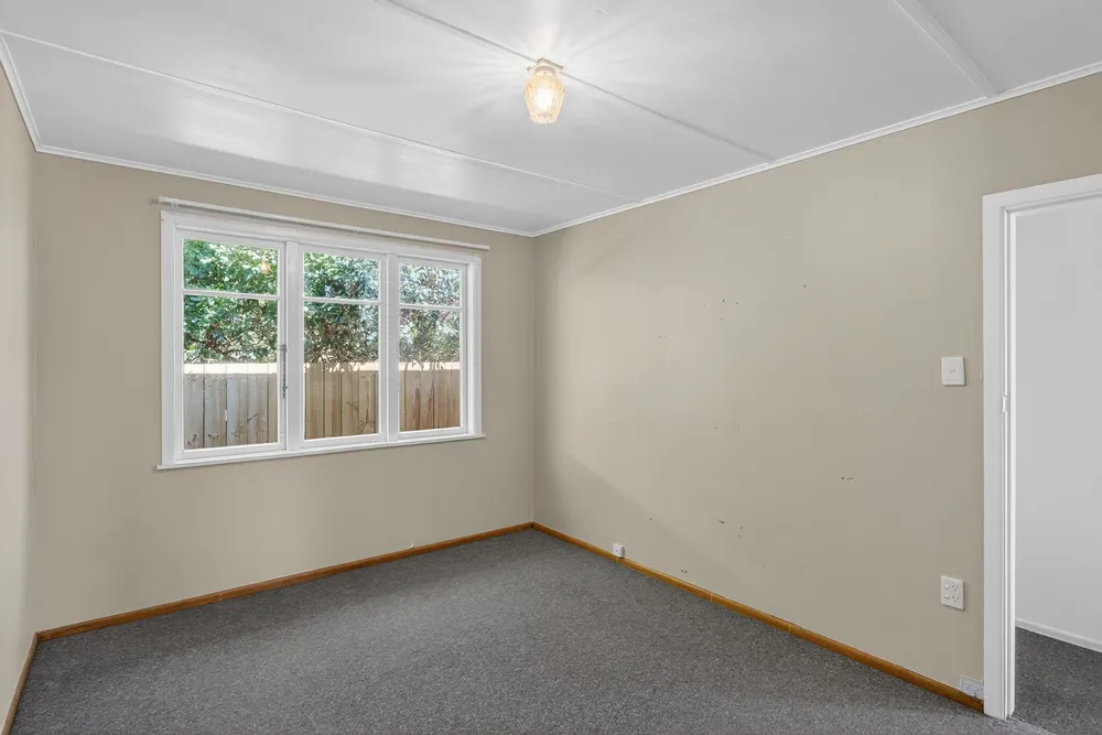Photos of 11 Matthews Road