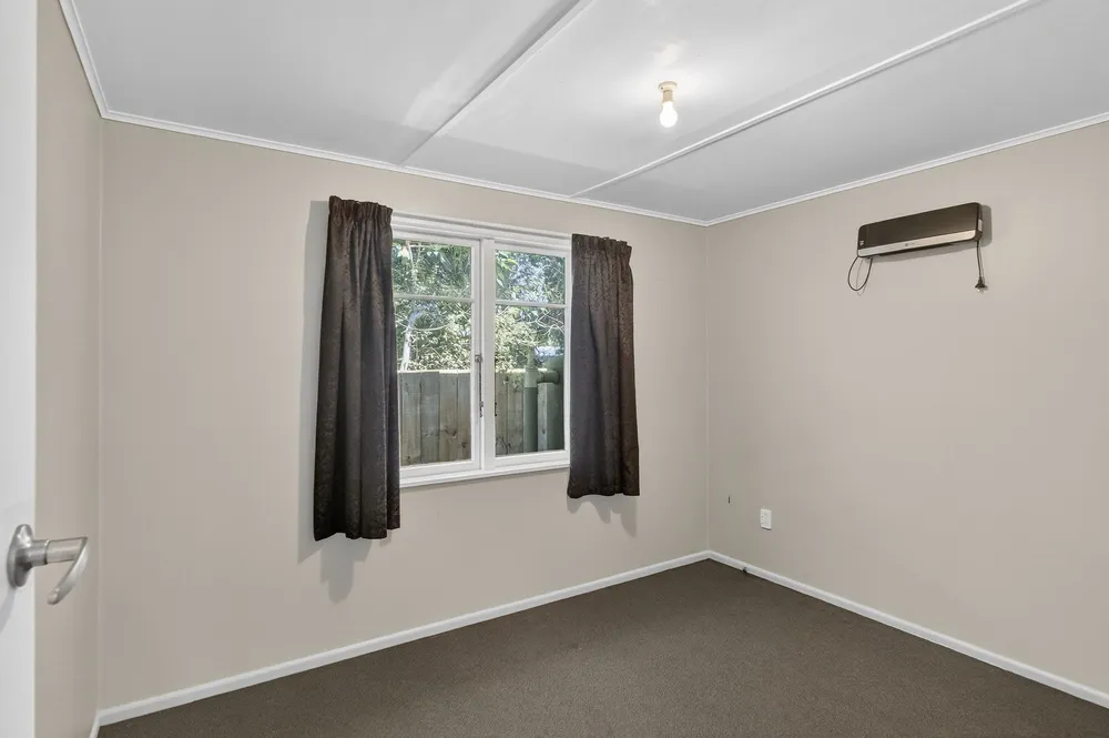 Photos of 11 Matthews Road