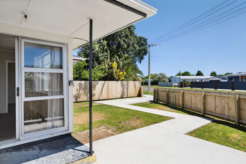 Photos of 11 Matthews Road