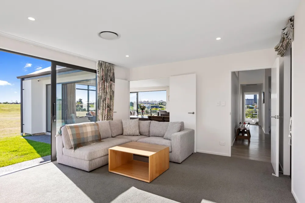 Photos of 37 Silver Peaks Drive