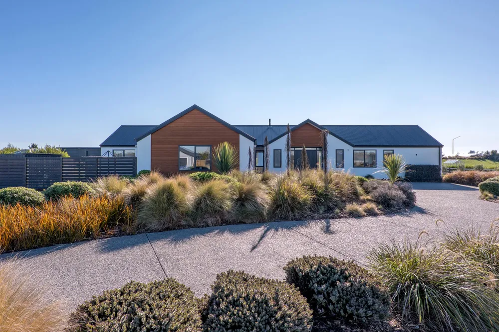 Photos of 37 Silver Peaks Drive