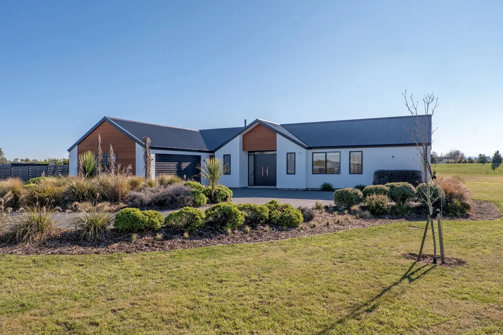 Photos of 37 Silver Peaks Drive