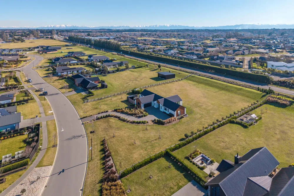 Photos of 37 Silver Peaks Drive