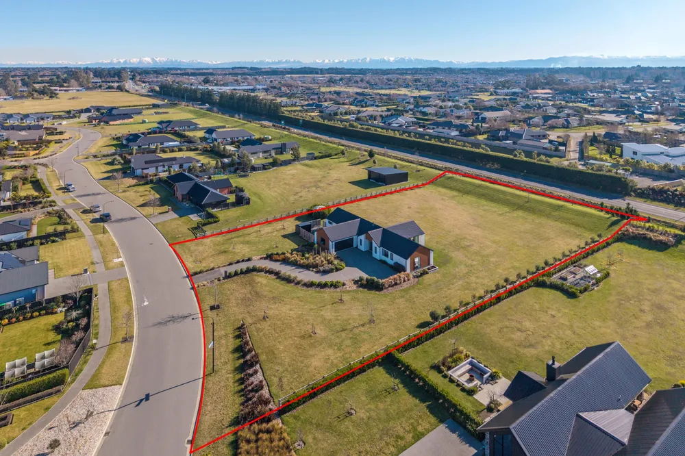 Photos of 37 Silver Peaks Drive