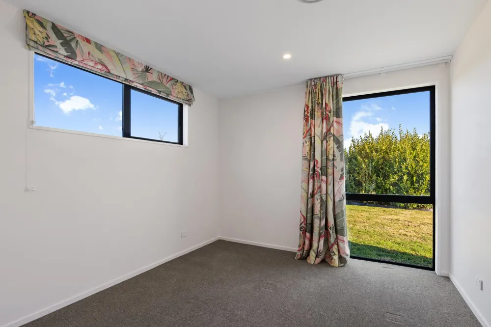 Photos of 37 Silver Peaks Drive